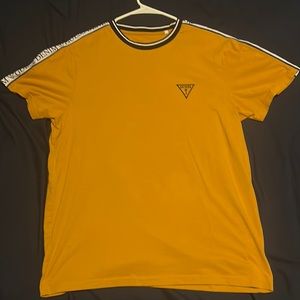 Guess T-shirt